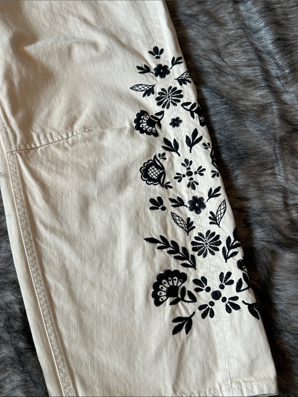 NWT Driftwood Barbara Nordic Floral Embroidered Barrel Leg Jeans Women's W31 L27 - Picture 8 of 12